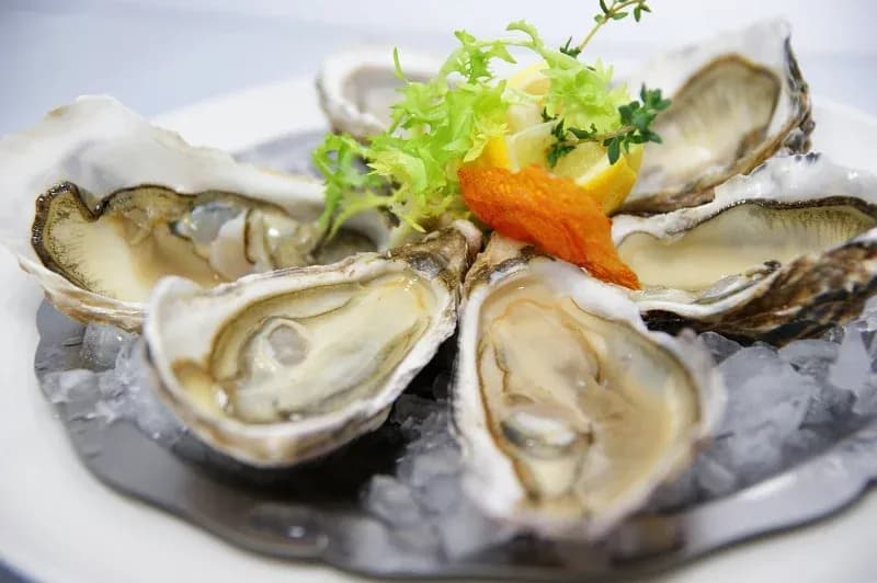 Kiedy jest sezon na ostrygi? Poznaj najlepszy czas na ich smakowanie
